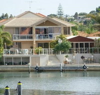 Port Mandurah Canals - Luxury Guest House - Foster Accommodation