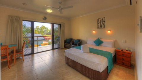 Sky View Units - Foster Accommodation 0