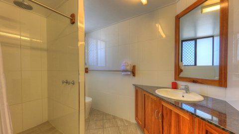 Sky View Units - Foster Accommodation 3