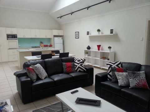 Studio One Accommodation - Foster Accommodation 0