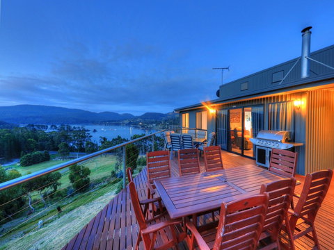 Storm Bay B & B - Foster Accommodation 0