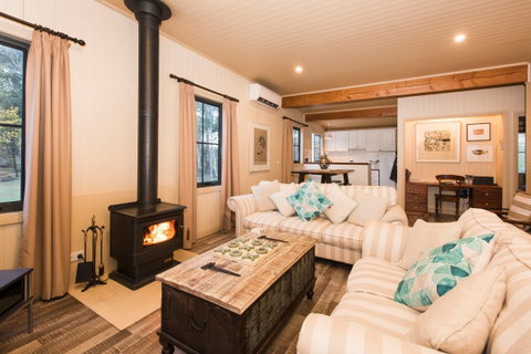 The Guesthouse: Hill End - Foster Accommodation 4