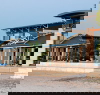 Baird Bay Ocean Eco Apartments - Foster Accommodation