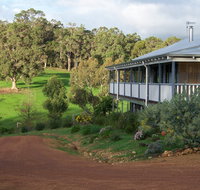 Blue House Bed and Breakfast - Foster Accommodation