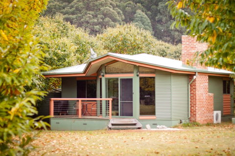 Chestnut Glade - Foster Accommodation 2