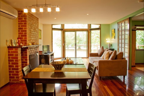 Chestnut Glade - Foster Accommodation 6