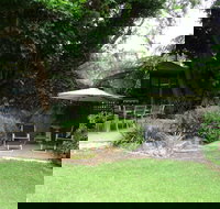 Edge of the Forest Motel and Cottage - Foster Accommodation