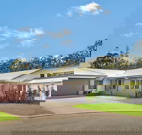 Lakeside Lodge Lake Cathie - Foster Accommodation