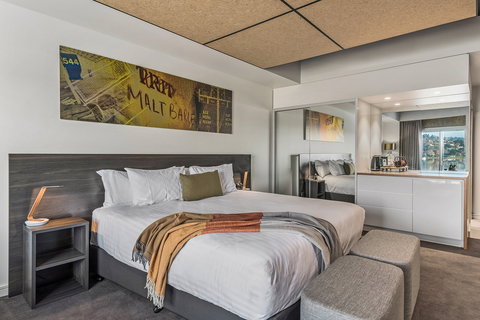 Peppers Silo Hotel - Foster Accommodation 1