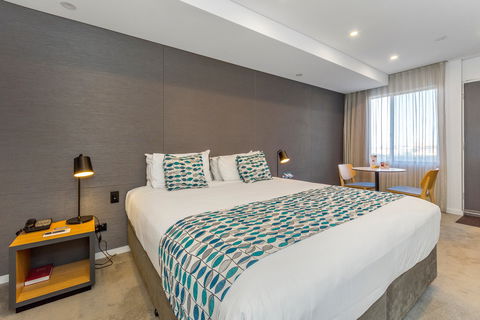 Quality Hotel Lighthouse - Foster Accommodation 2