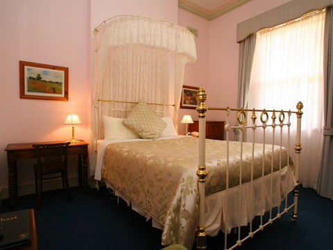 The Lodge On Elizabeth - Foster Accommodation 4