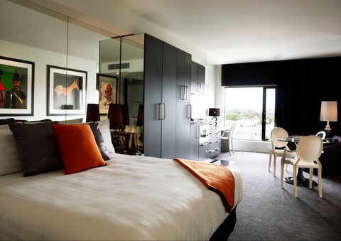 The Cullen - Foster Accommodation 2