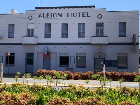 Albion Hotel-Motel Finley - Foster Accommodation 1