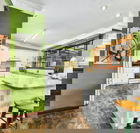 Bay Road - Walk to Blue Lake CBD and Coffee Shops - Foster Accommodation