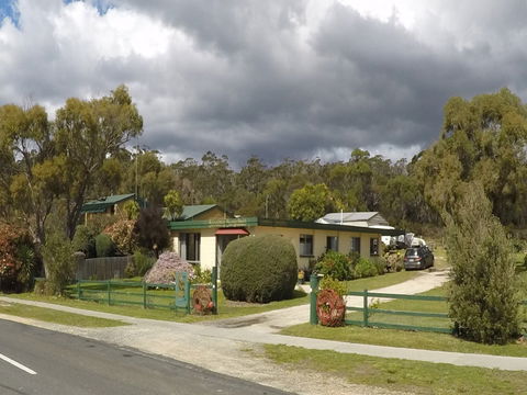 Binalong Bungalows - Foster Accommodation 0