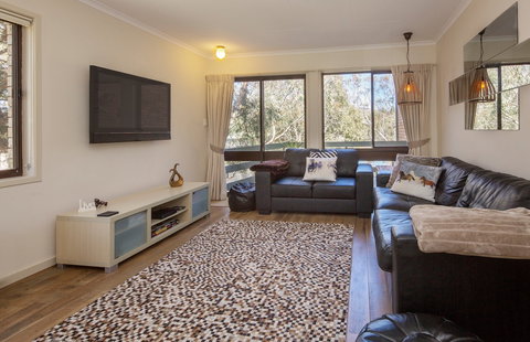 Lakeside Townhouse - Foster Accommodation 0