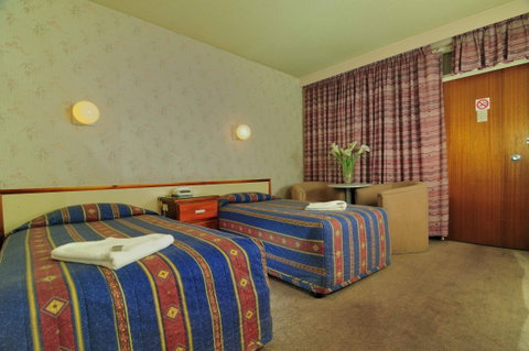 Olympia Motel - Foster Accommodation 0