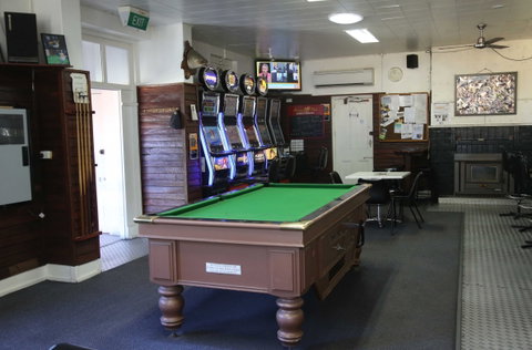 Royal Bridge Hotel, Barham - Foster Accommodation 1