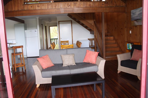 Salty Towers - Foster Accommodation 1