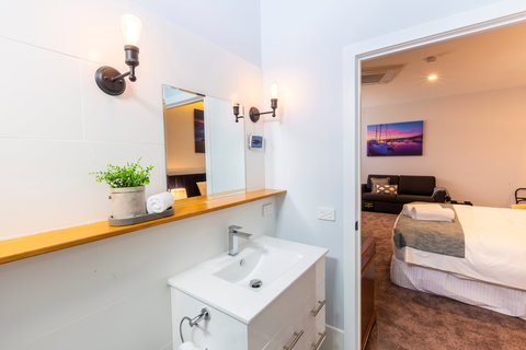 Bay Of Fires Apartments - Foster Accommodation 1