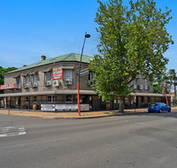 Imperial Hotel - Foster Accommodation