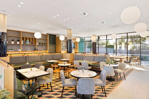 Mantra Hotel At Sydney Airport - Foster Accommodation 2