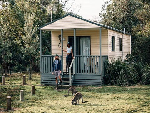 Pretty Beach Cabins - Foster Accommodation 0