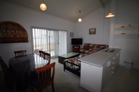 Razorback 1 In The Heart Of Jindabyne - Foster Accommodation 1