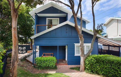 The Blue House At Wombarra Beach - Foster Accommodation 0