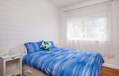 The Blue House At Wombarra Beach - Foster Accommodation 2
