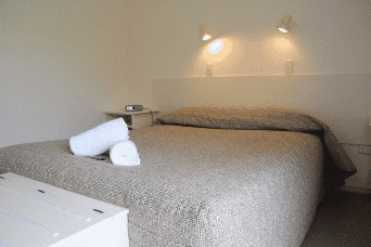 Pelicans Holiday Village - Foster Accommodation 1