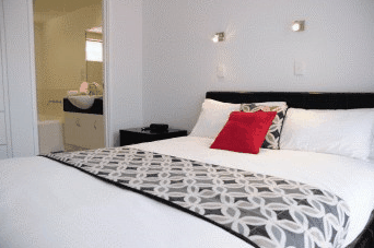 Pelicans Holiday Village - Foster Accommodation 4