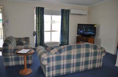 Back Obourke Accommodation - Foster Accommodation 1