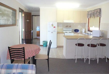 Back Obourke Accommodation - Foster Accommodation 4