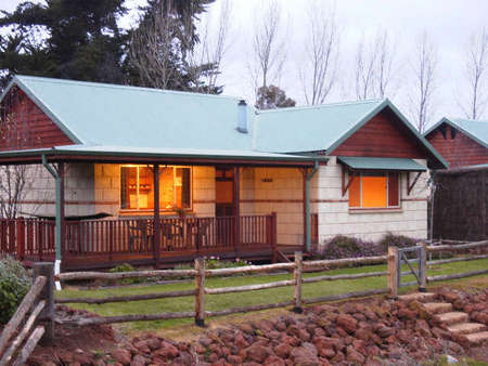 Clover Cottage Country Retreat - Foster Accommodation 2