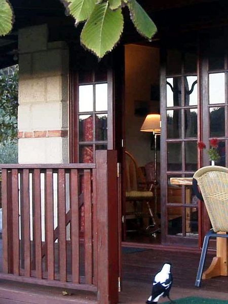 Clover Cottage Country Retreat - Foster Accommodation 3