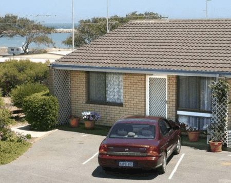 Port Denison Holiday Units - Foster Accommodation
