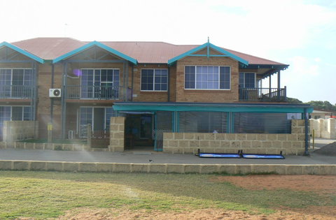 Seaspray Beach Holiday Park - Foster Accommodation 0