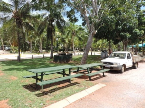 Palm Grove Caravan Resort - Foster Accommodation 2