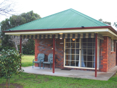 Factory Lane Bed & Breakfast - Foster Accommodation 0