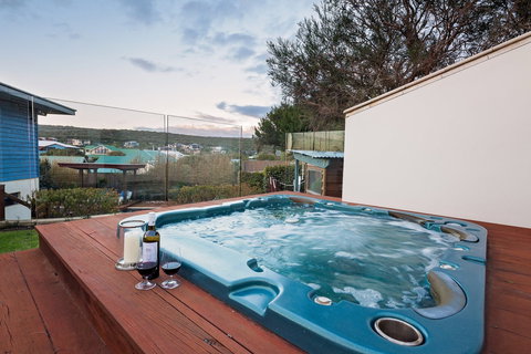 Fragrant Harbour - Foster Accommodation 1