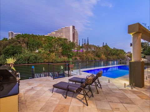 Lakeland Keys Broadbeach - Vogue Holiday Homes - Foster Accommodation 0