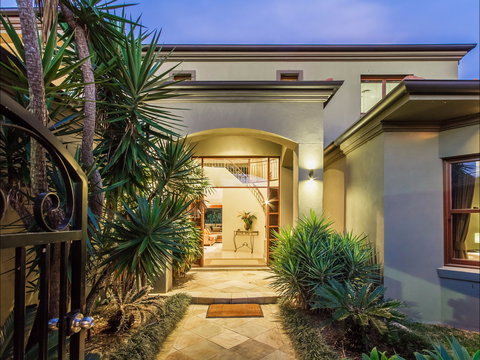 Lakeland Keys Broadbeach - Vogue Holiday Homes - Foster Accommodation 2