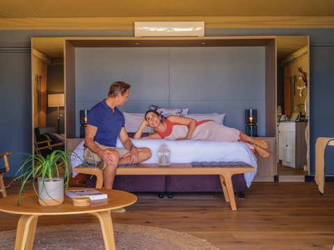 Olio Bello Lakeside Glamping - Foster Accommodation 0