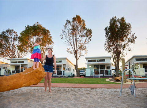RAC Cervantes Holiday Park - Foster Accommodation 2
