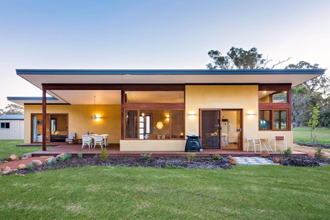 Sativa Sanctuary Forest View - Foster Accommodation 0