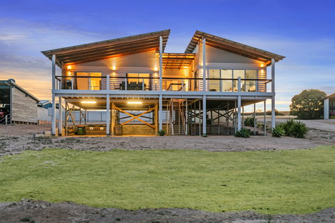 Sceale Bay Seaview Escape - Foster Accommodation 0