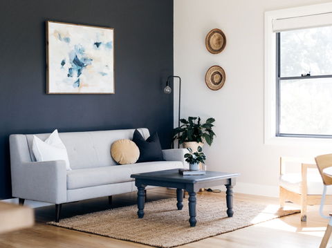 Chic Country Cottage With Vineyard Views - Foster Accommodation 1