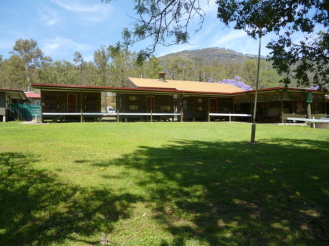 Christmas Creek Cafe` And Cabins - Foster Accommodation 2