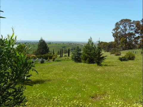 Jonathan Art Centre - Jarramarrumba House - Foster Accommodation 0